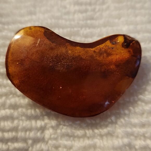 Genuine dark Amber heart shaped pin from Baltic Sea Lithuania - Picture 1 of 6